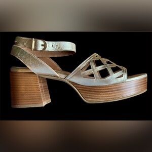 AQUATALIA Gold Platform‎ Sandals SIZE 9